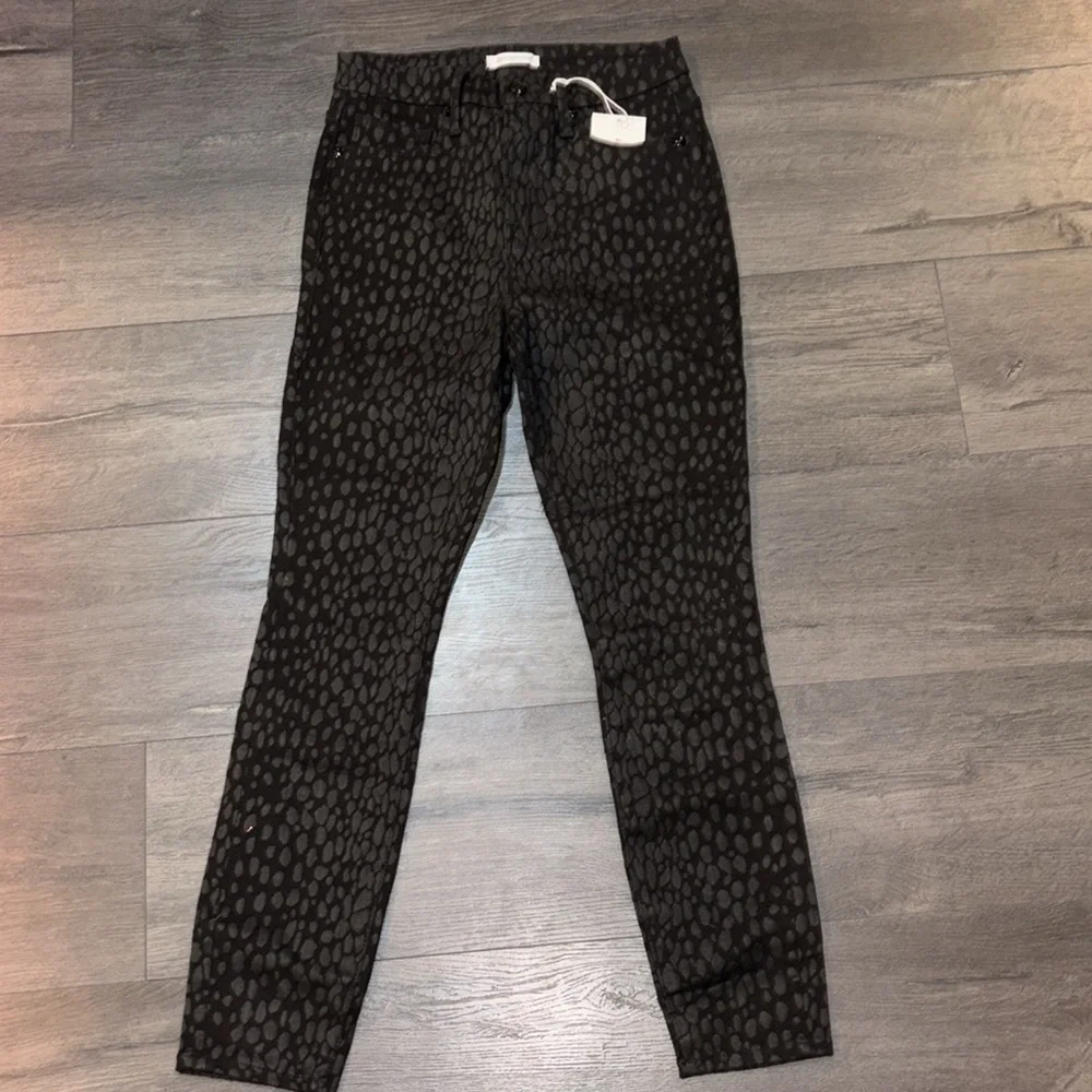Good American Good Legs Crop Animal Print Jean Size 27 / 4 Black STRETCH! - Picture 8 of 15